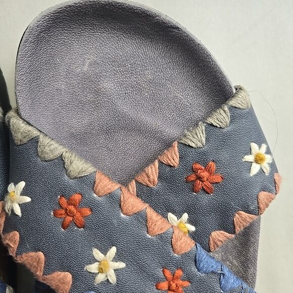 Free People Wildflowers Crossband Sandals Embroidered Floral Leather Slide 38.5 - Picture 3 of 7
